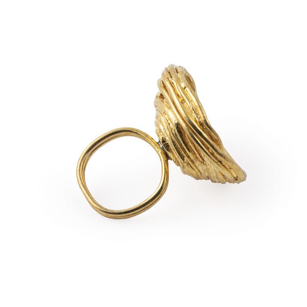 Robin Nest Ring (Pearl Stone) Lifestyle 192